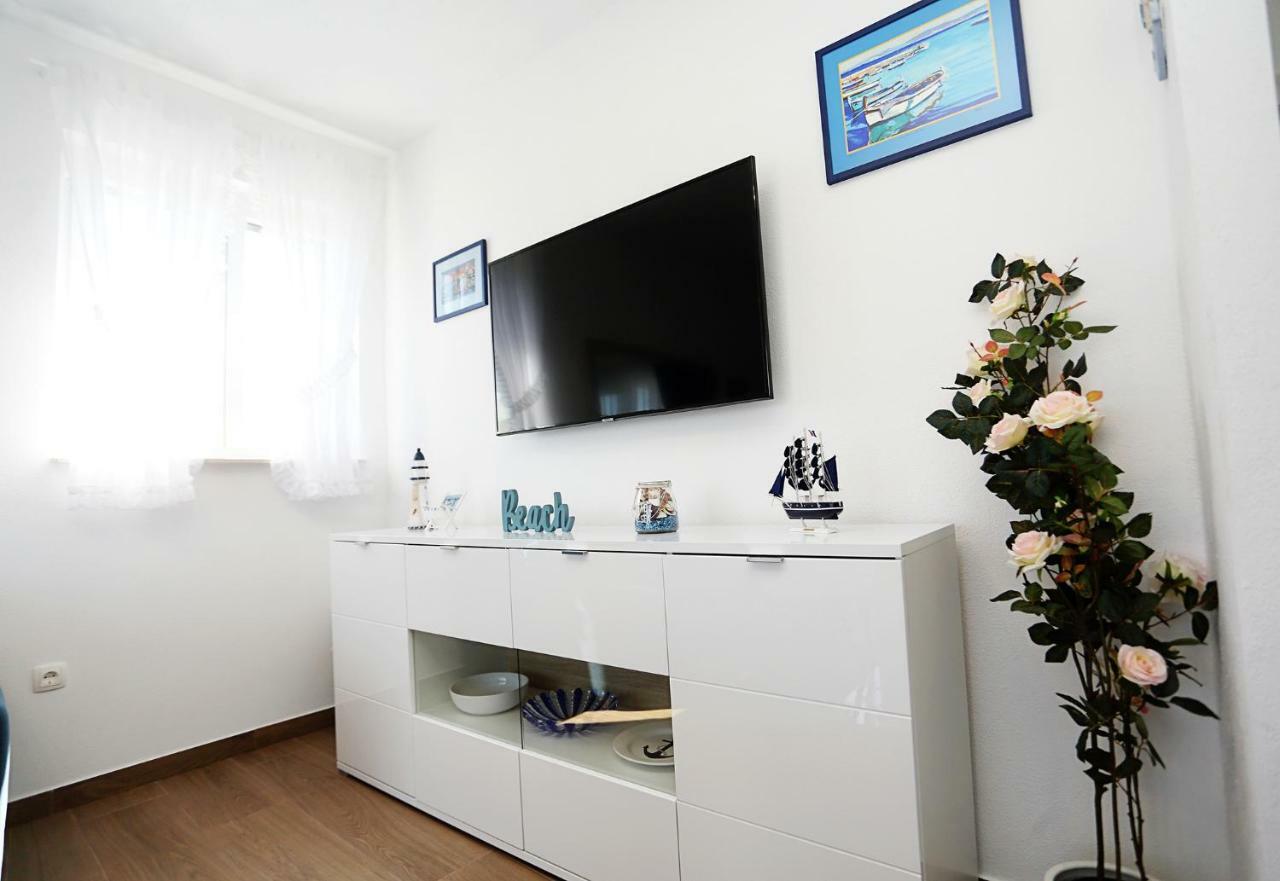 Apartments Romarin Супетар Экстерьер фото