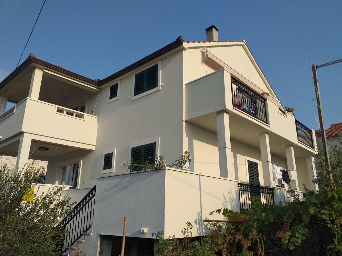 Apartments Romarin Супетар Экстерьер фото